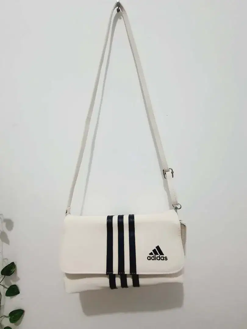 Tas selempang adidas