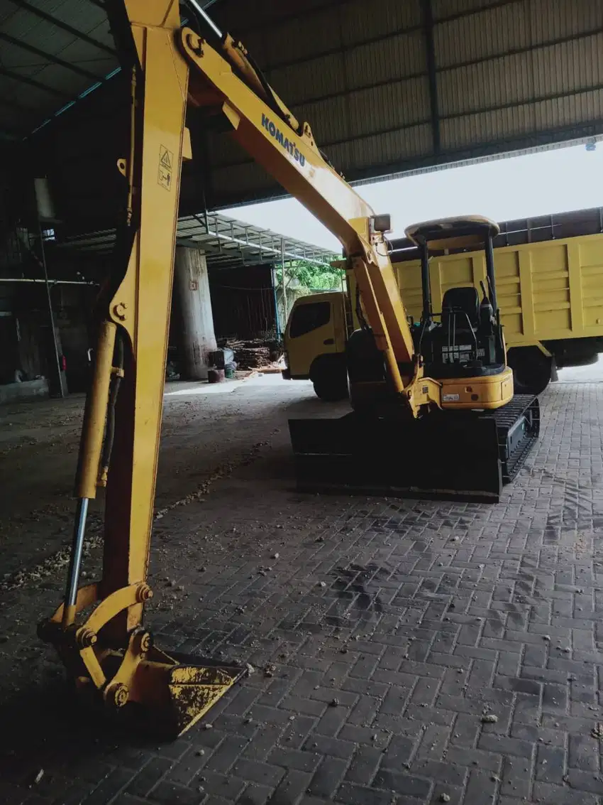 Dijual Excavator 2023 Merk Komatsu Type pc40mr-2