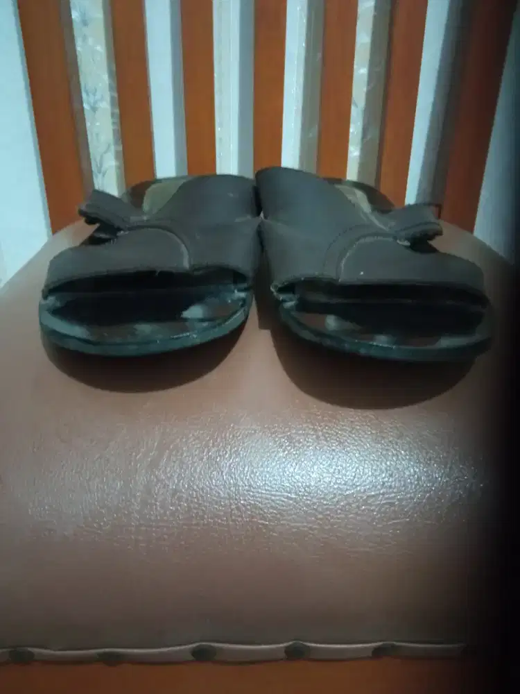 Jual cepat sendal pria size 46 gaul, modis, casual, trendi