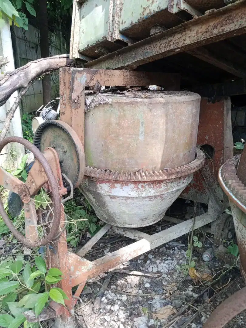 Menerima beton molen  bekas proyek