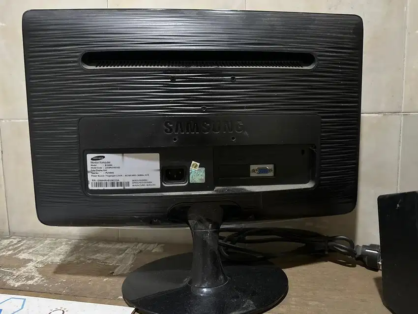 Monitor LCD Samsung B1930N