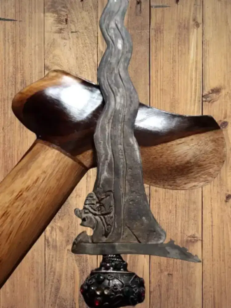 Keris Naga Sasra Luk.11