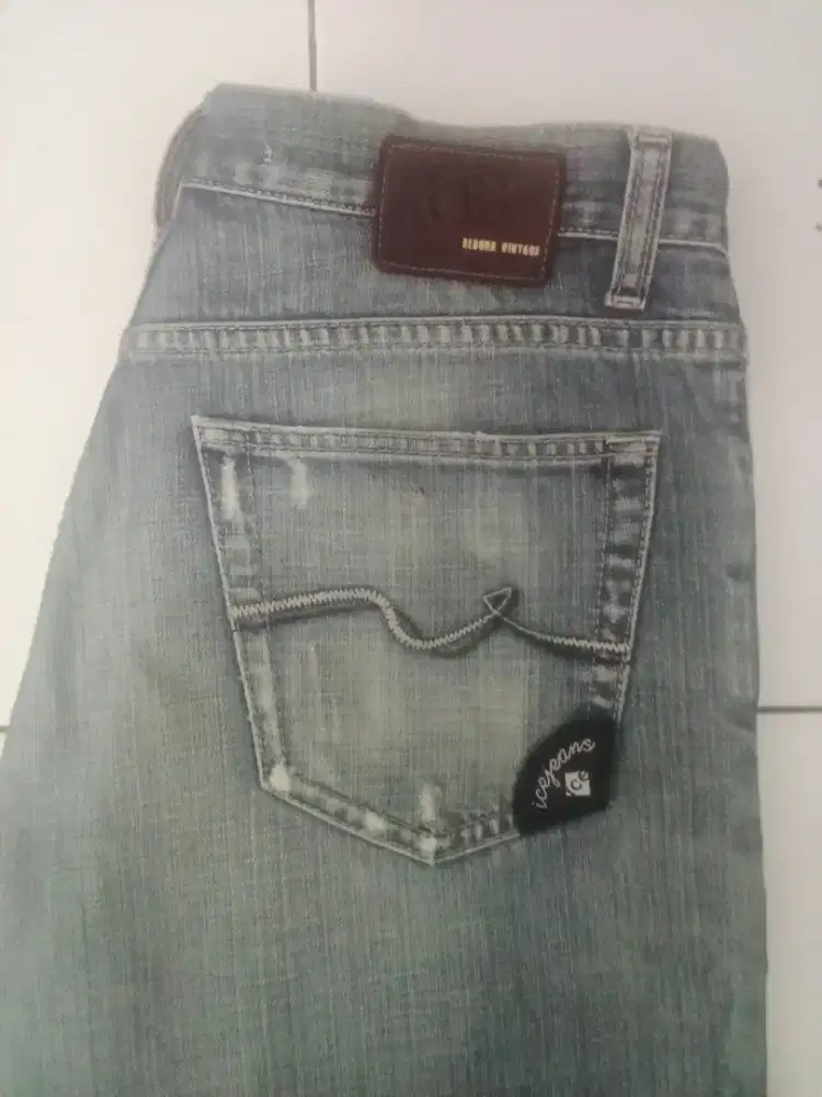 Denim ice jeans size 32 selvedge