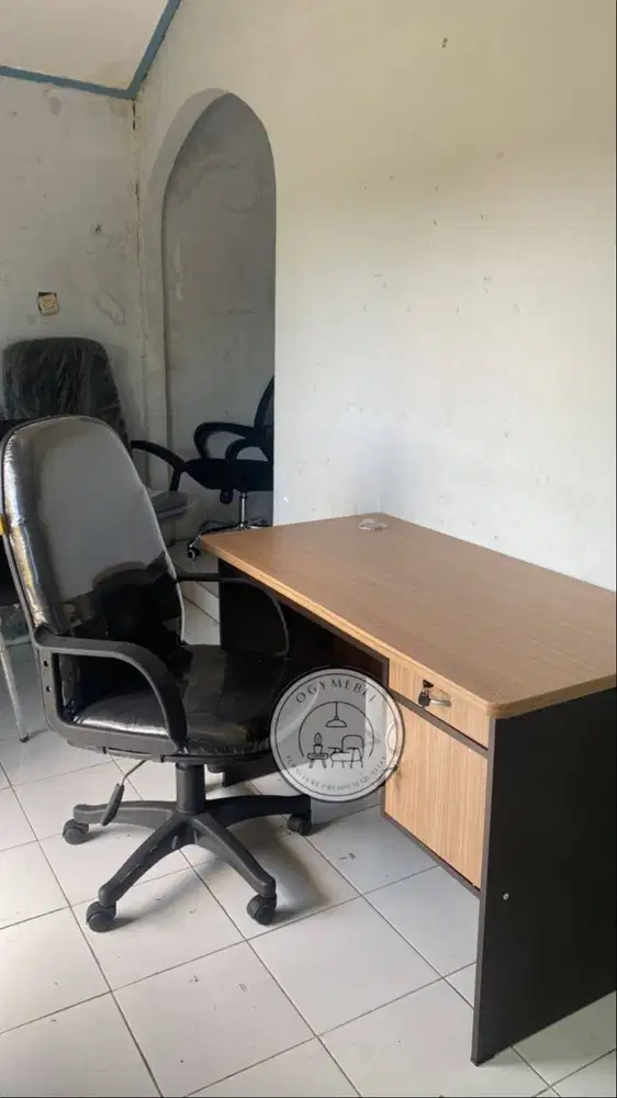 SATU PAKET MEJA DAN KURSI DIREKTUR TERMURAH SALE