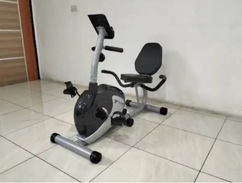 Sepeda statis terapi recumbent bike