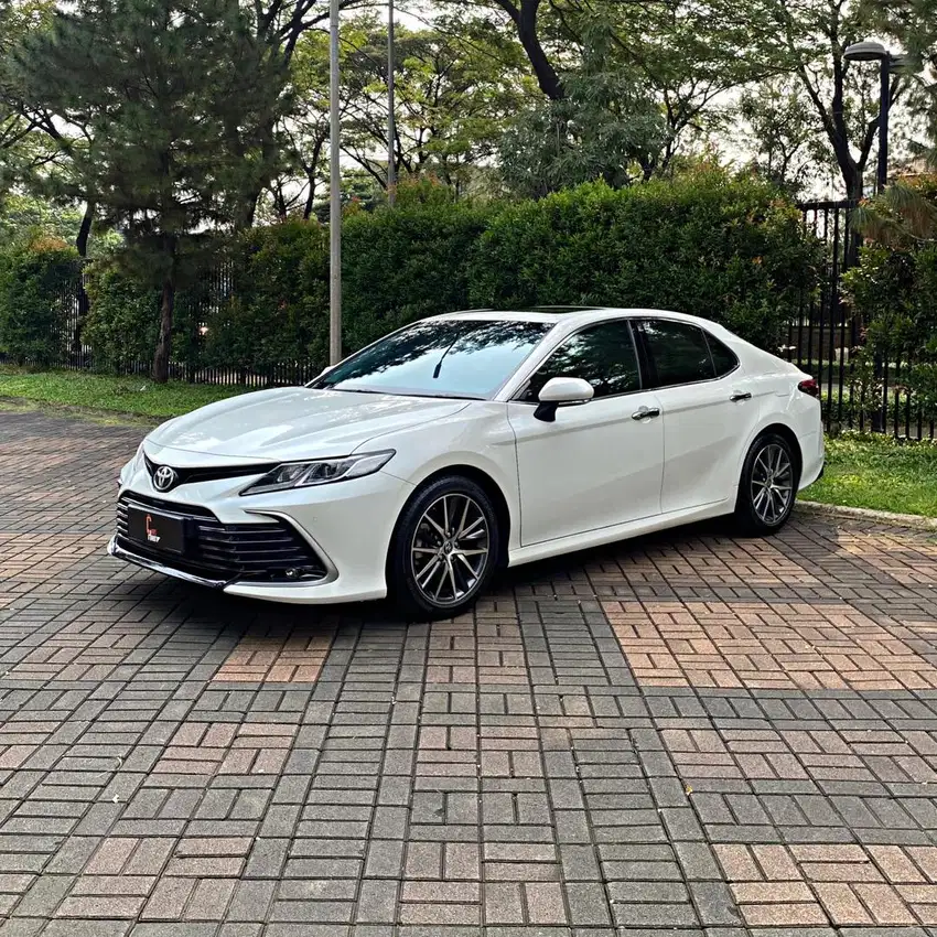 SEGAR! LOW KM! Toyota Camry V 2022 Facelift 2023