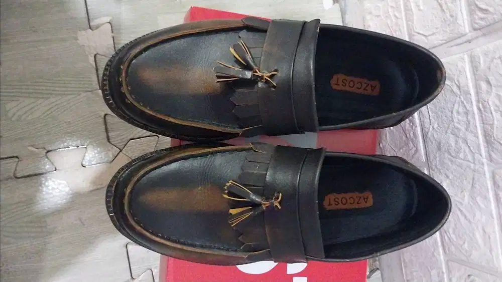 Sepatu loafers kulit brown tan
