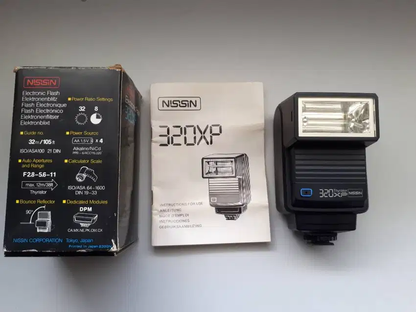 Nissin 320XP Electronic Flash - Thyristor made in Japan (A-367)