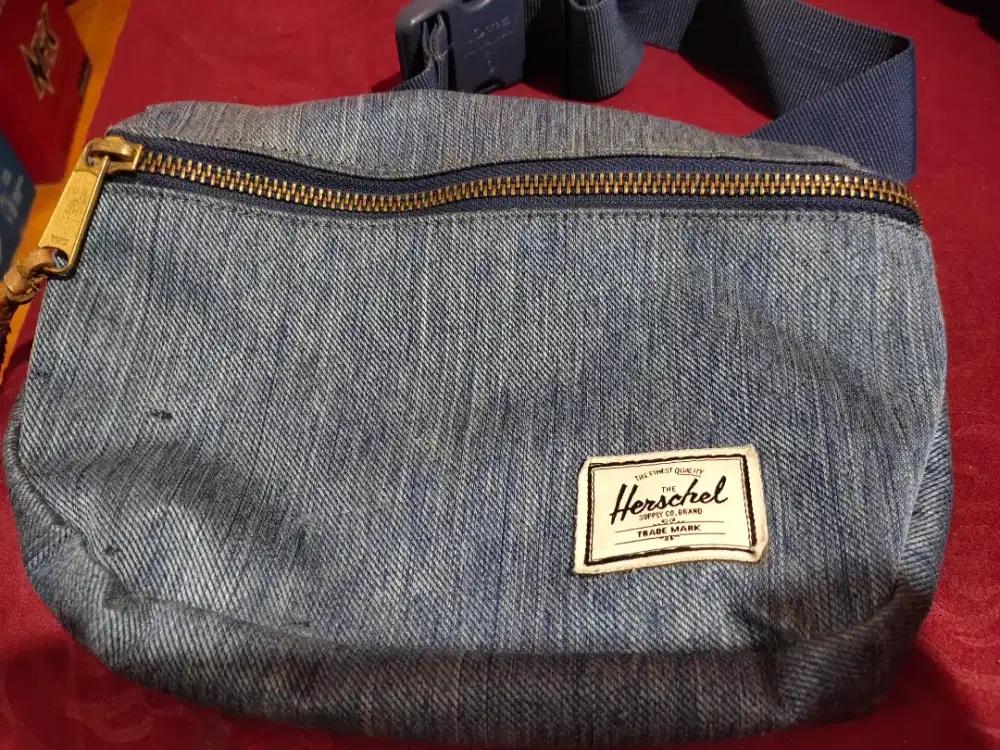 Dijual herschel fifteen hip pack - faded denim