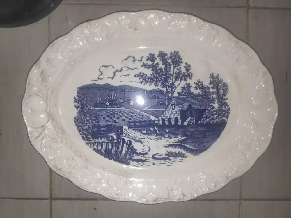 Piring oval pajangan vintage