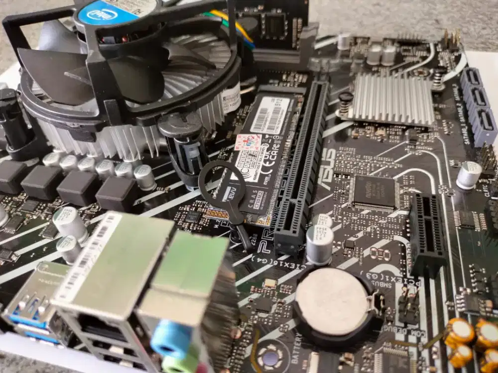 Core i5 12400F vs H610M aseock msi gigabyte asus bisa Tukar tambah