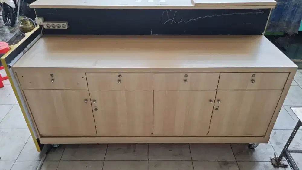 Meja Lemari buat usaha