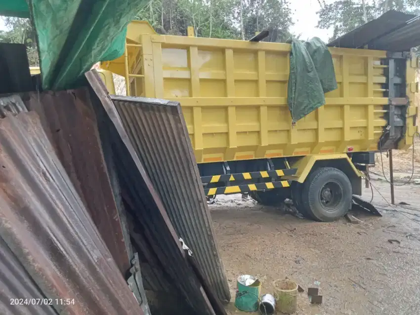 Menerima pembuatan bak karoseri dump truck