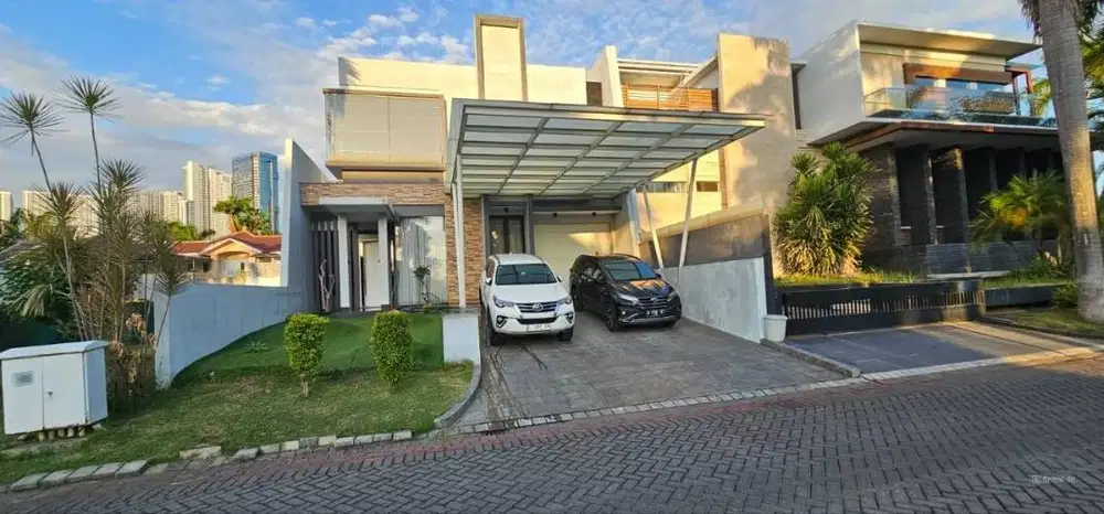 Dijual Rumah Cantik Turun Harga Pakuwon Indah VBR 2 Surabaya Barat
