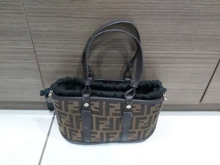 Tas Wanita Preloved (P 25 x L 8 x T 15 cm)