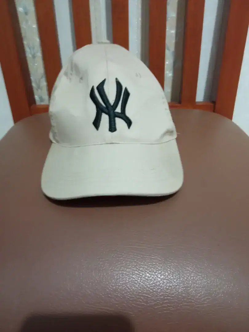 Jual cepat Topi keren warna abu abu