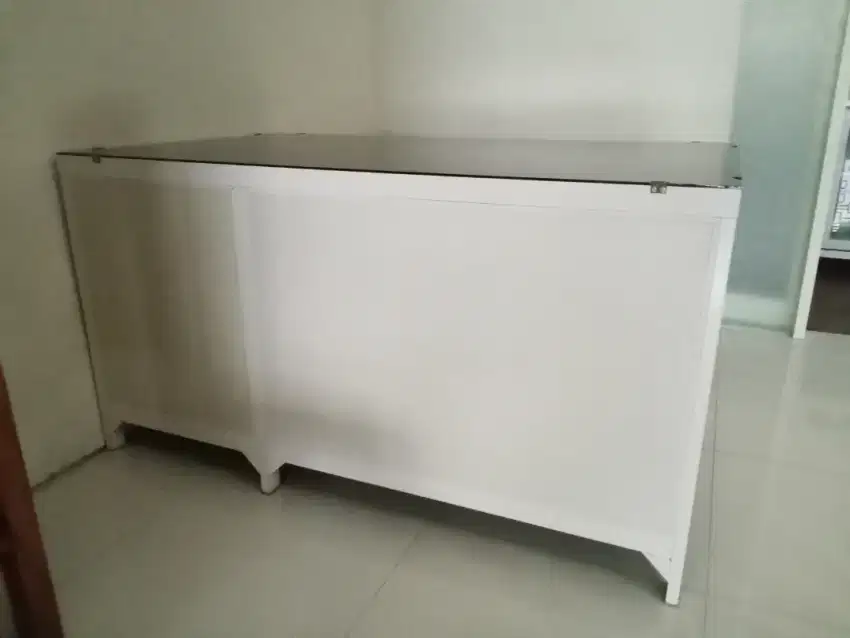 Meja Kantor multifungsi