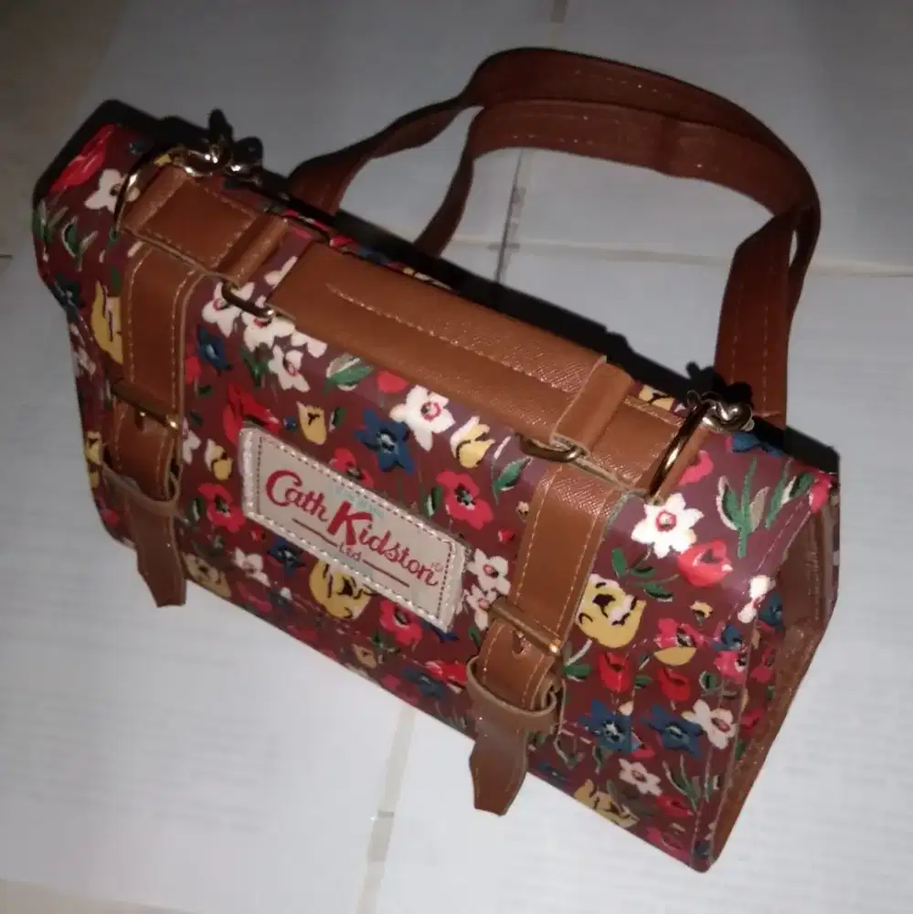 Tas Selempang corak bunga cantik by cath kidston