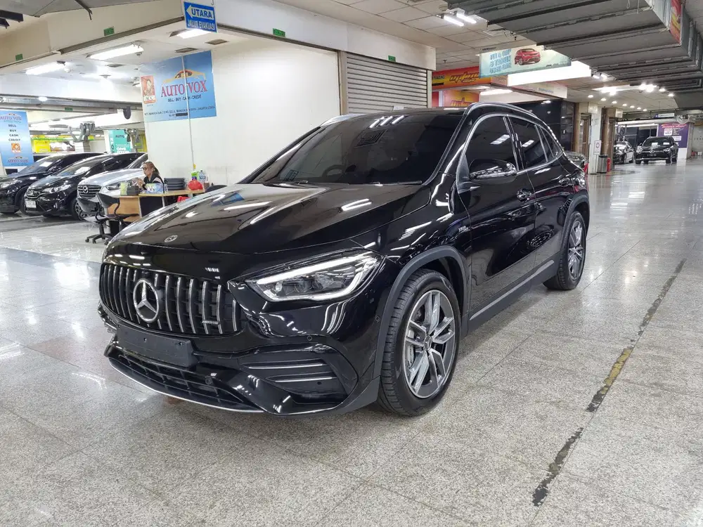 ( KM 9 Ribu ) Mercy Mercedes Benz GLA 35 AMG 2.0 Turbo 4Matic AT 2022