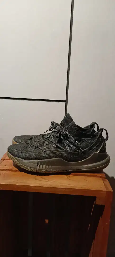 Sepatu Basket Under Armour (UA) Curry 5 Pi Day Original