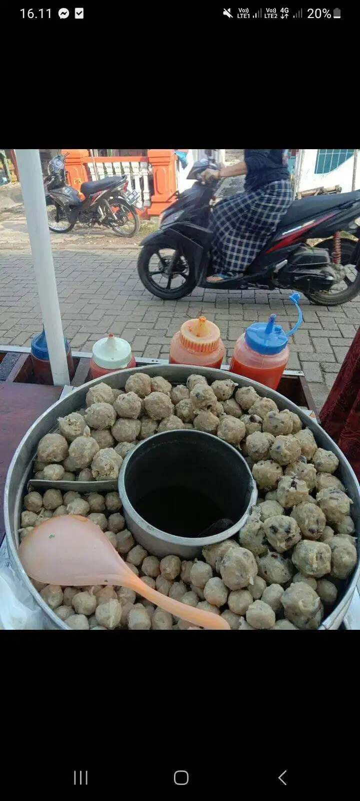 Cari kerjaan..bakso atau penyetaan