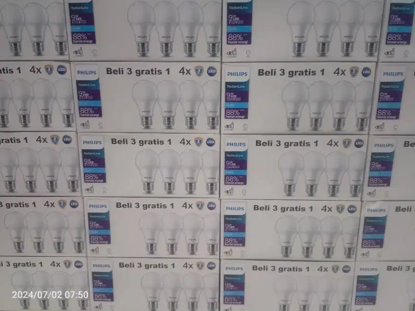 Isi 4 lampu baru Philips LED 9 watt 950 lumen