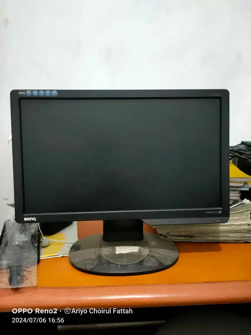 Dijual berbagai jenis monitor LED 15 dan LCD 17 inch