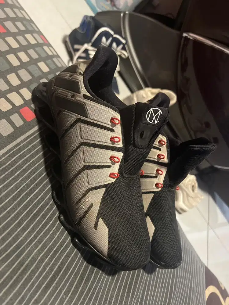 Sepatu Adidas springblade