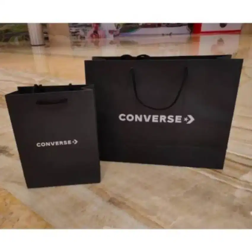 paperbag converse size L.