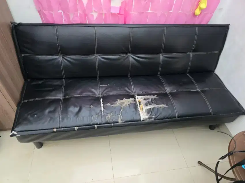 Sofa lipat bekas