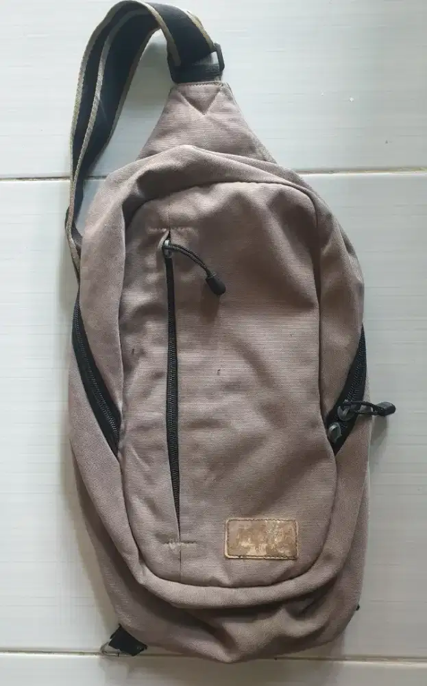 Tas slendang cream
