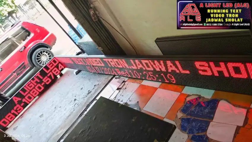 running text bergaransi warna merah