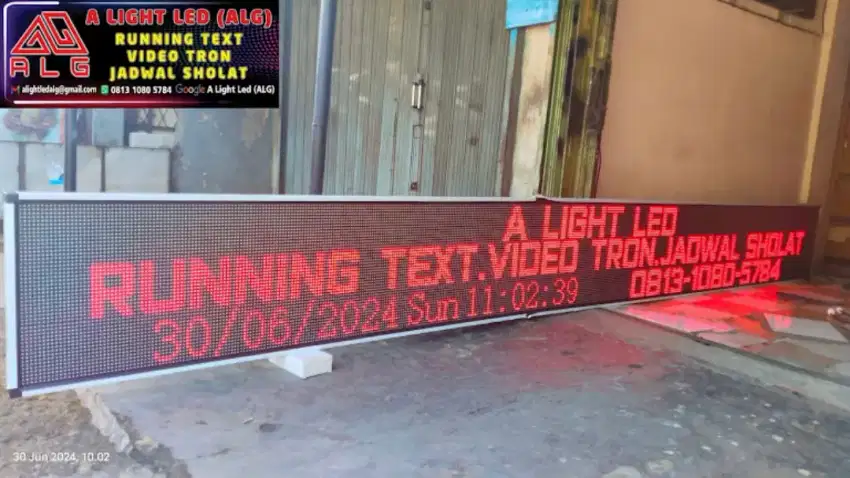 running text outdoor panjang