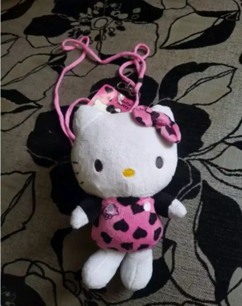 Tas selempang hellokitty