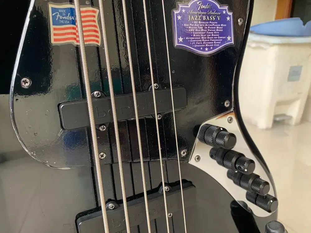 Fender jazz bass deluxe custom