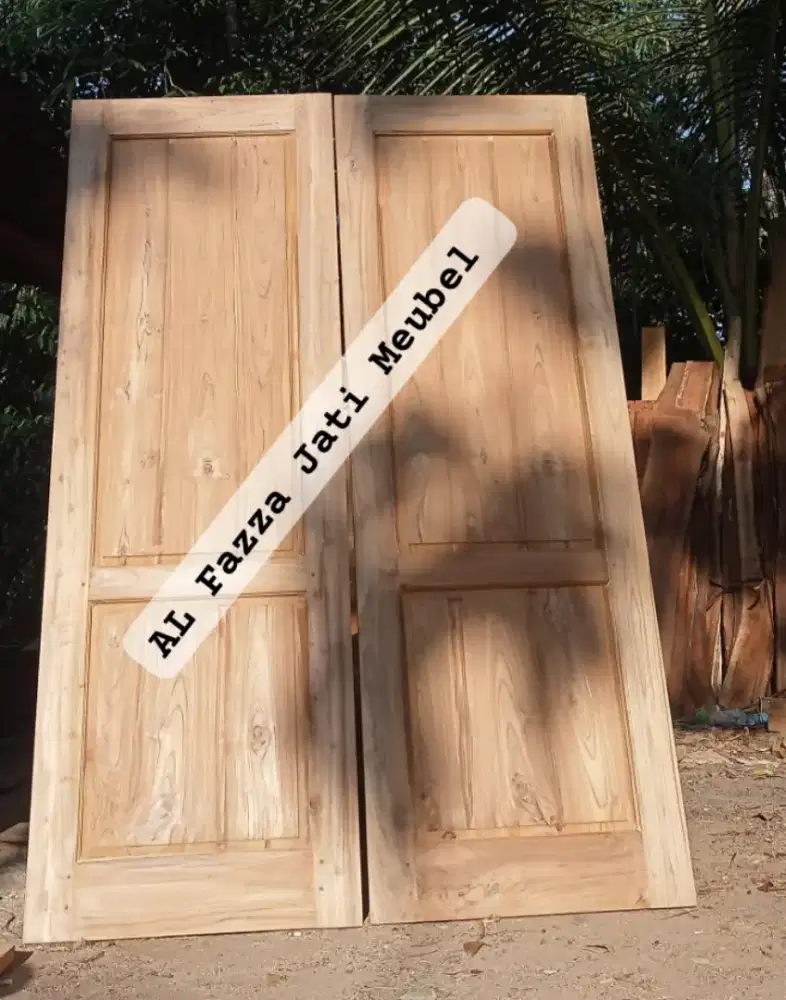 Pintu utama/pintu jati/pintu kuputarung