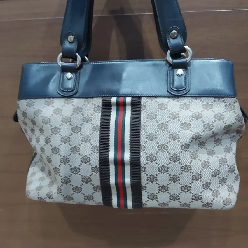Tas Wanita Preloved (P 33 x L 10 x T 24)