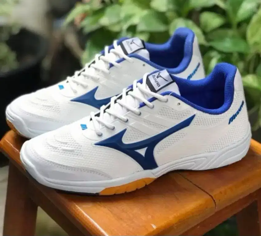 SEPATU BADMINTON VOLI TENIS RUNNING MIZUNO UNISEX