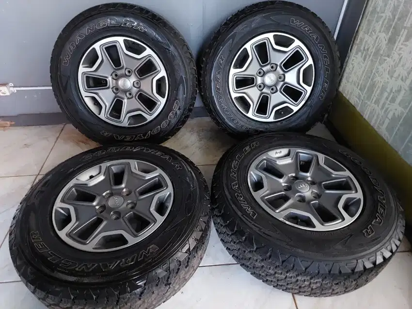Velg JEEP RUBICON Asli Ban GOODYEAR dan SENSOR tyre LENGKAP GENUINE