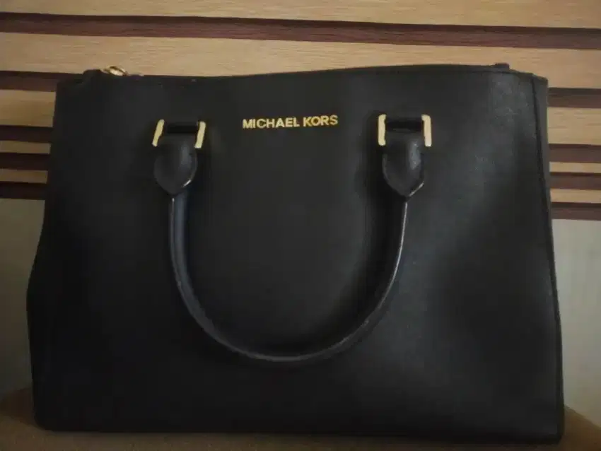 Preloved Michael Kors Authentic 30x20x12