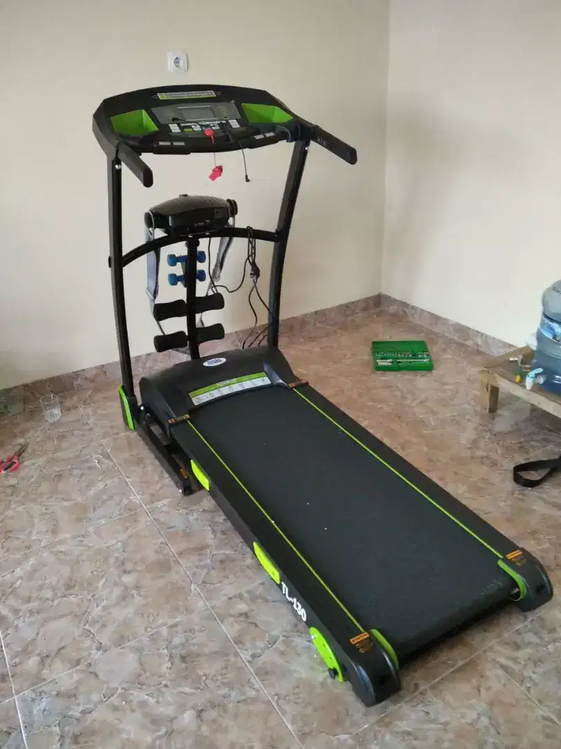 Alat fitness treadmill elektrik tipe tl 130