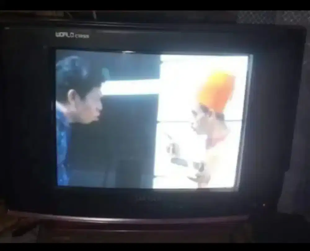 TV BERWARNA 14 INCH,SANTECH ada 2 unit DAN GIATEX ada 1 unit SEKEN