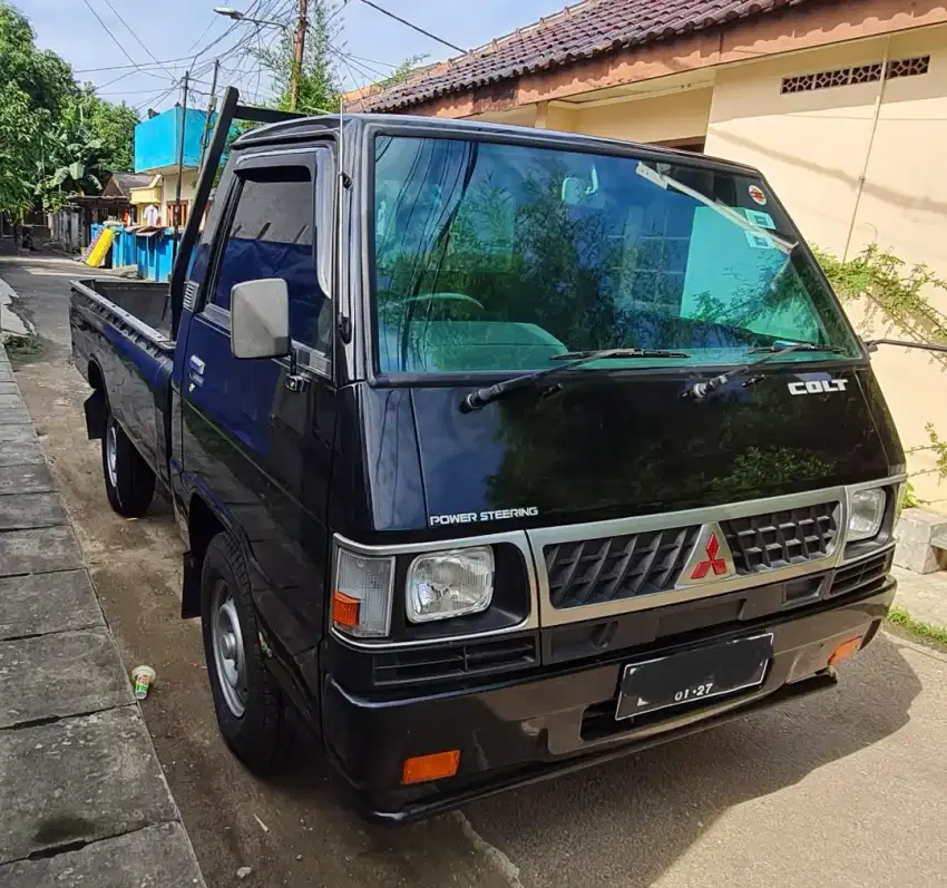 Mitshubishi L300 pick up