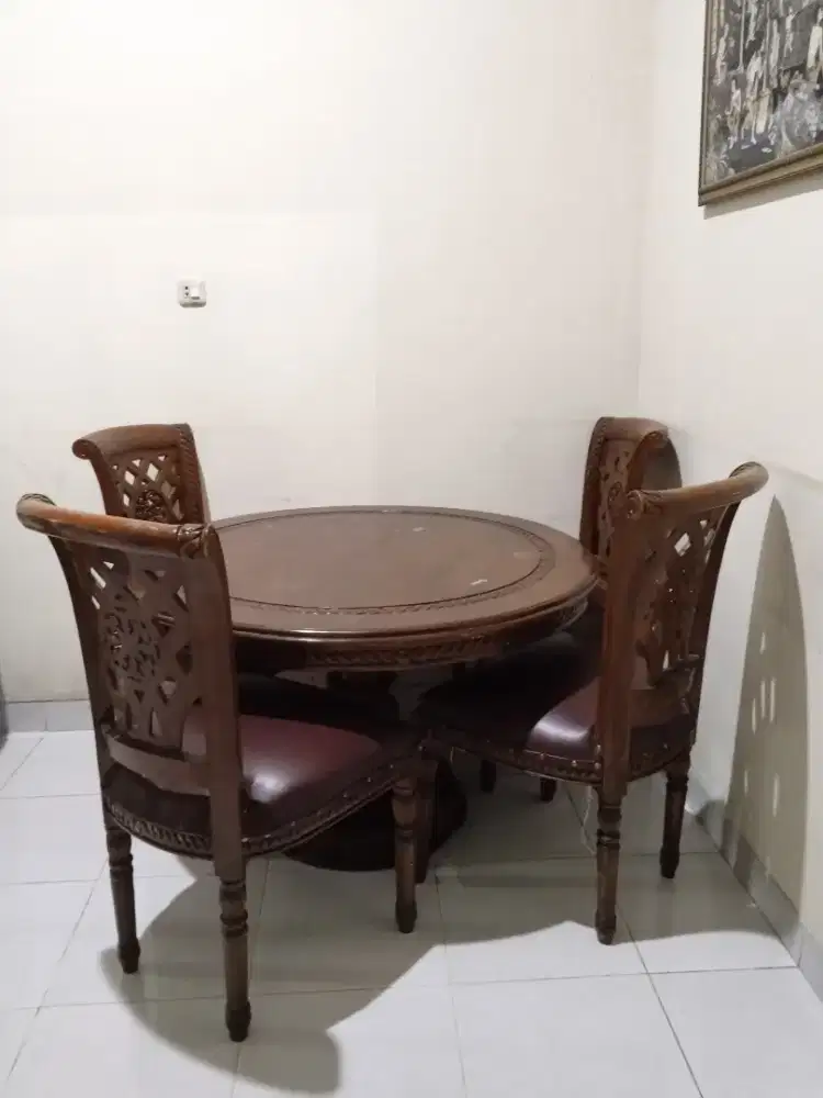 Jual 1 set meja makan..