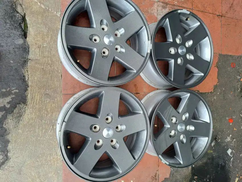 Velg mobil jeep rubicon wrangler ring 17 original