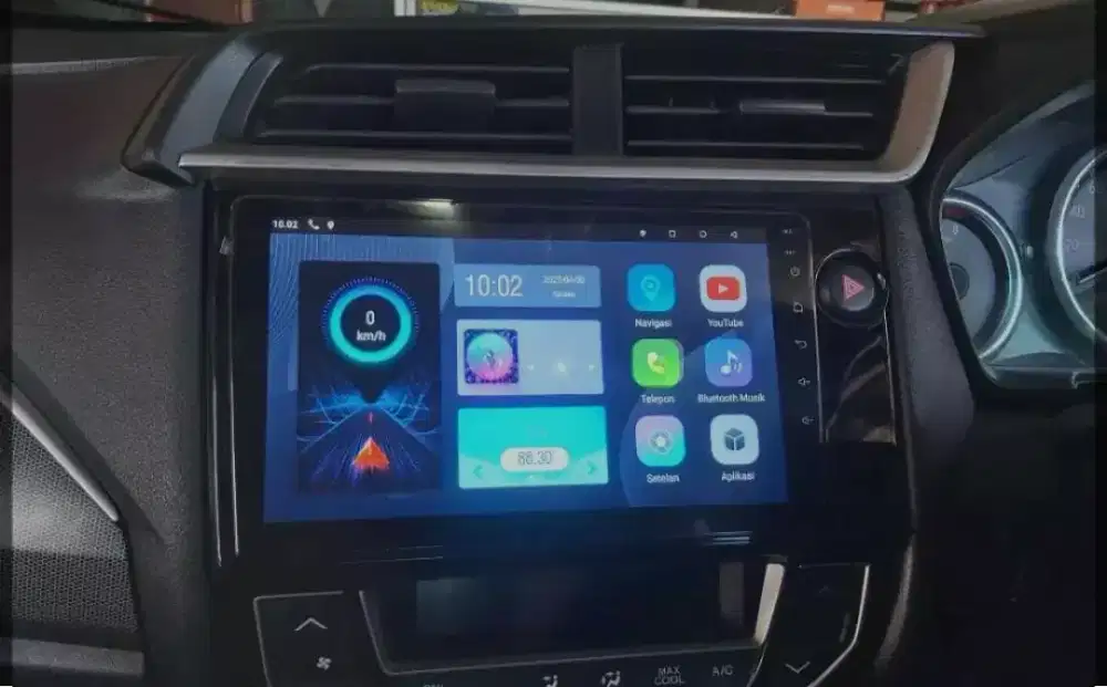 Bongkar-pasang audio mobil