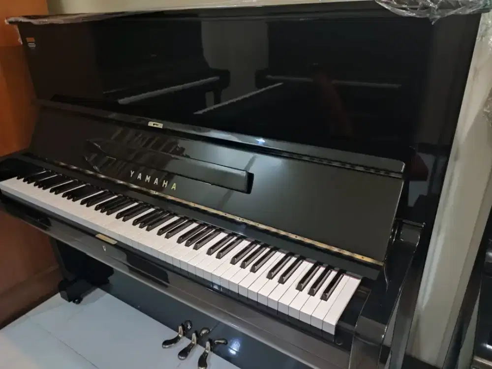 Piano Yamaha U2