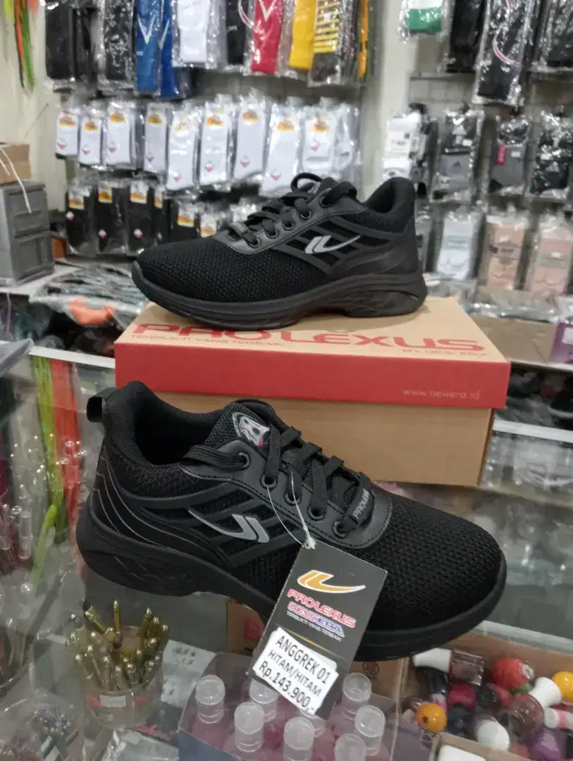 Sepatu sekolah ori merk new era