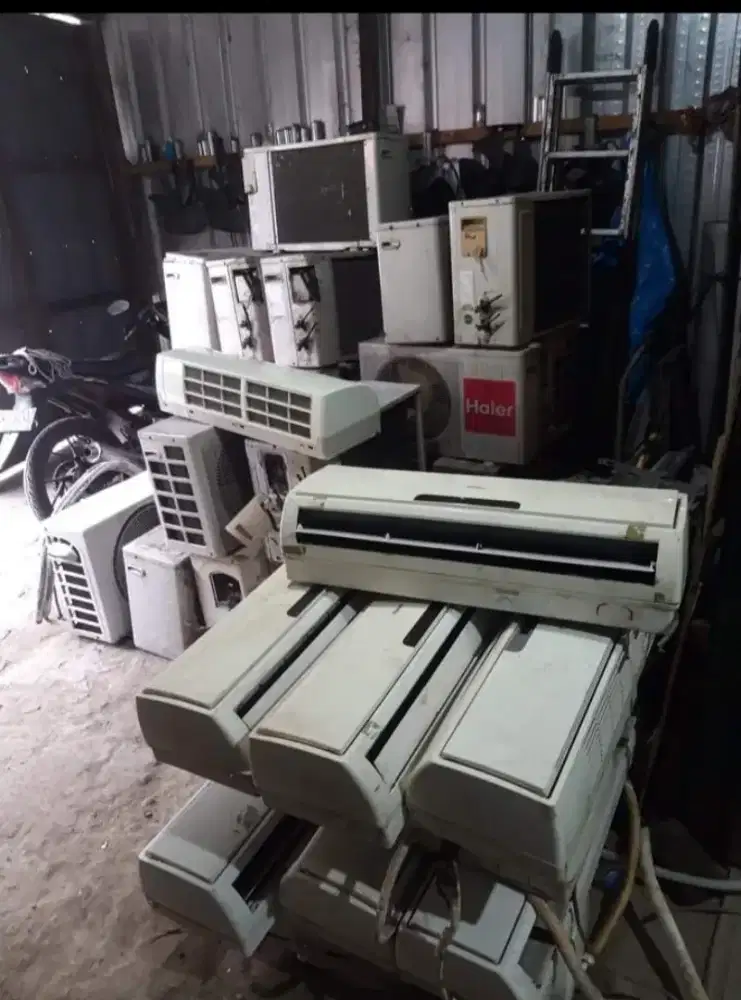 Di cari untuk di beli AC bekas segala kondisi disini