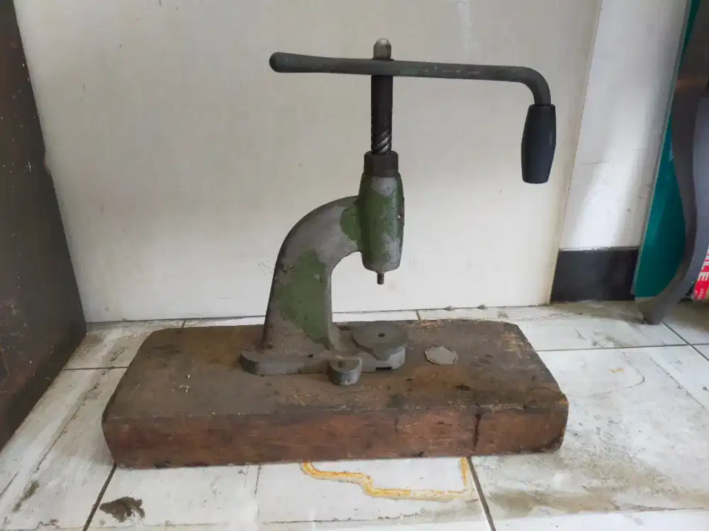 Alat press/ plong kancing